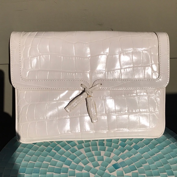 Vtg. Lederer Leather purse- Stunning! With gold threaded chain strap. Like New! - Picture 2 of 8